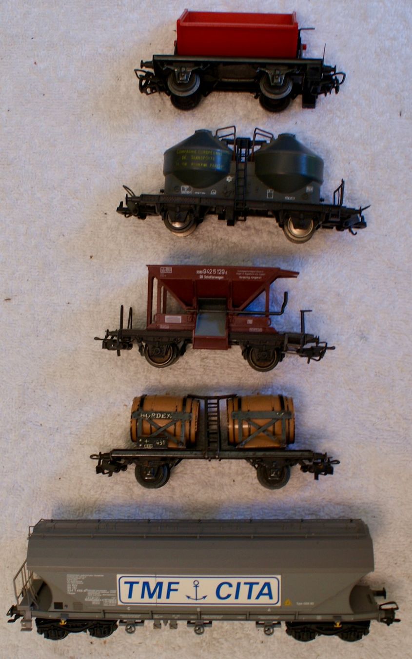 Märklin Modellini di ferrovie: Lot de 5 wagons marchandises Marklin – Usato da Morrens VD venduto da alain50