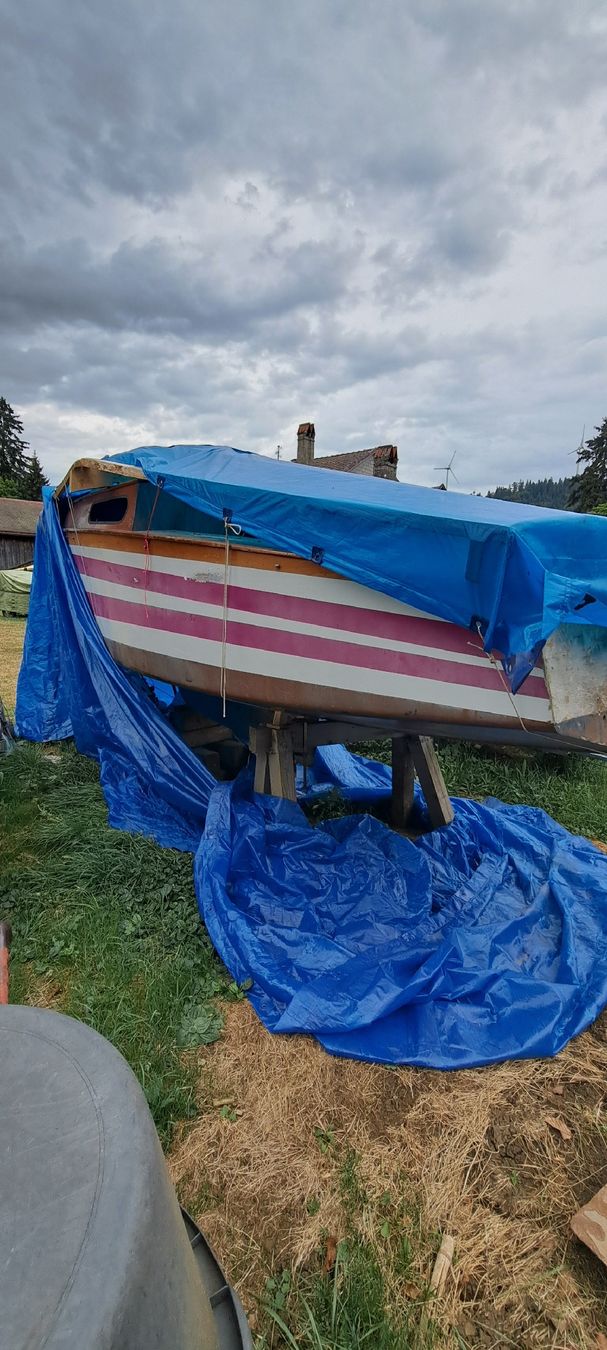 Amiguet Boote: Coque de Corsaire saine, a restaurer  – Defekt aus Corseaux von Edroz 1