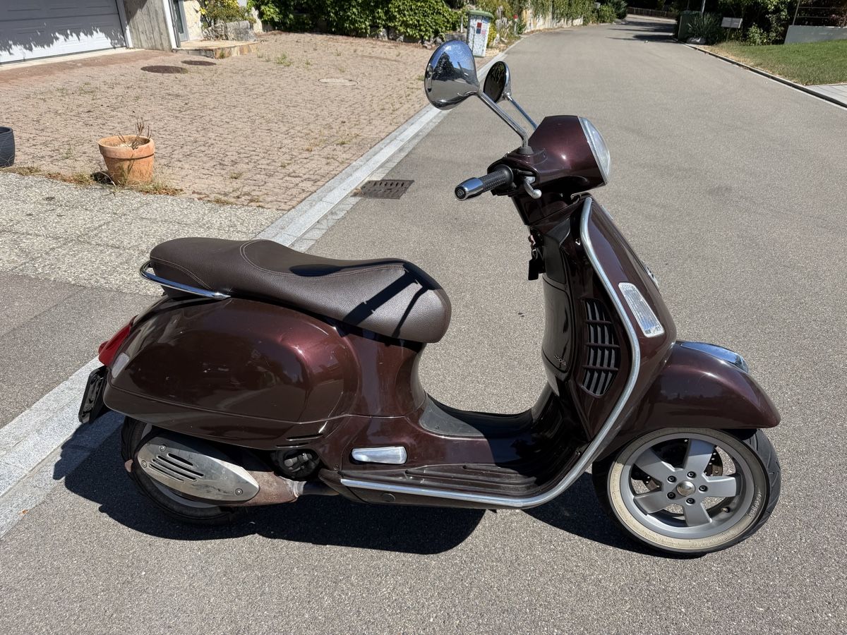 Vespa Scooter: Vespa Piaggio GTS 250 – Usato da Boppelsen venduto da Elia1997