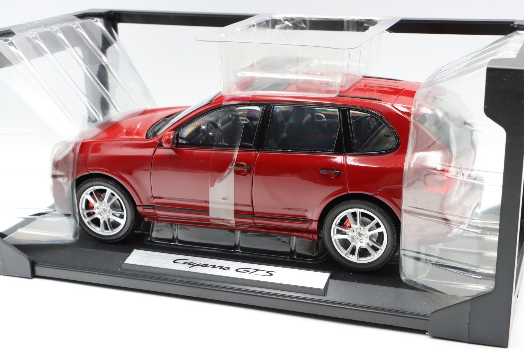 Porsche Modellini d'auto: Porsche Cayenne GTS 2008 1:18 Norev – Nuovo e nell'imballaggio originale da Bühl b.Aarberg venduto da modelldiecast 4