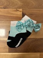Suesse Trumpette Babysöckli mit Schleife, Grösse 0-12M