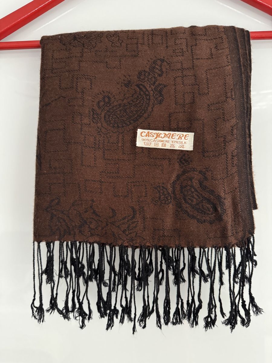 Foulard & Sciarpe: Brauner Kaschmirschal mit Fransen - im Herbst/Winter-Look – Usato da Grenchen venduto da servet.t