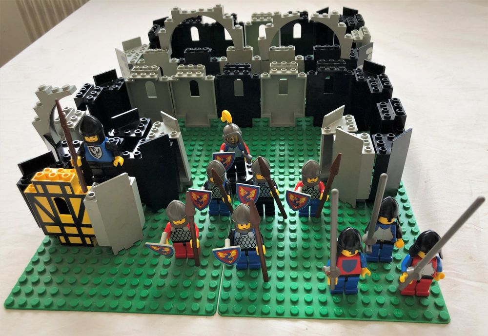 LEGO - Ritter - Legoland - Minifiguren + Teile (Gebraucht) in ...