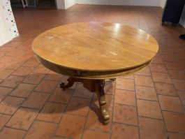 Runder Holztisch antik mit Mittelfuss gebrauchter Zustand