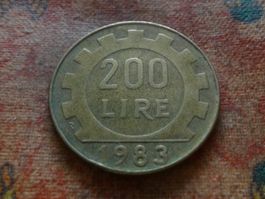 ITALIE  200  Lire  1983