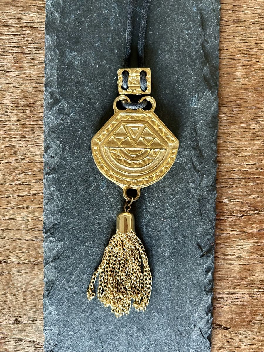 Catenine: Neue, goldfarbene Statement Kette mit Quaste – Nuovo e nell'imballaggio originale da Stäfa venduto da yumai1