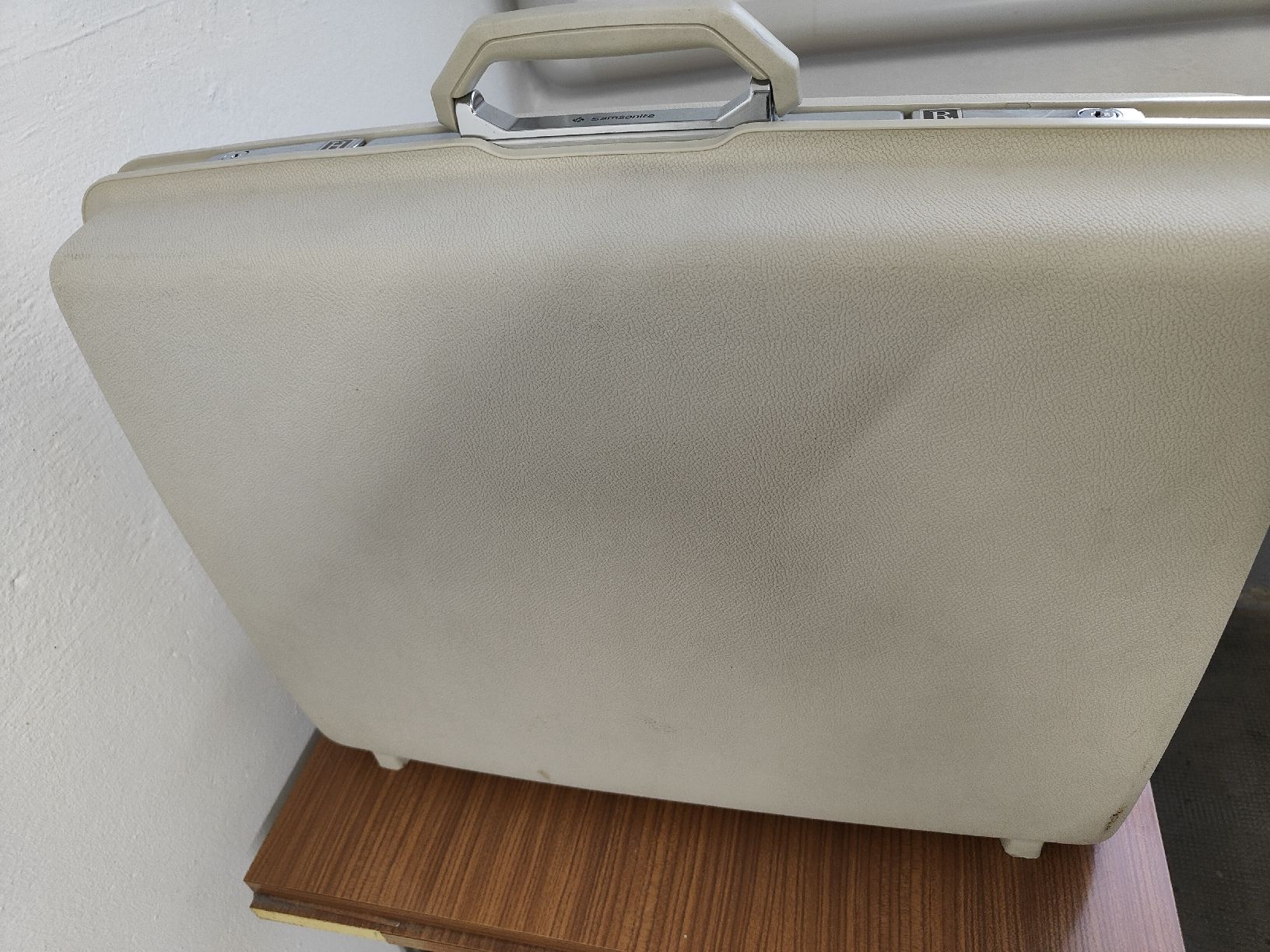 Samsonite Valigie: Samsonite Schalenkoffer – Usato da Dulliken venduto da datschgi 1