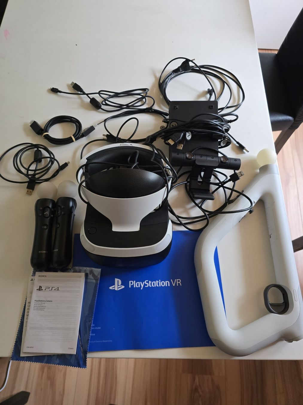 VR Brille: PlayStation VR Headset Set mit Motion Controller und Kabeln – Neu (gemäss Beschreibung) aus frümsen von clod058