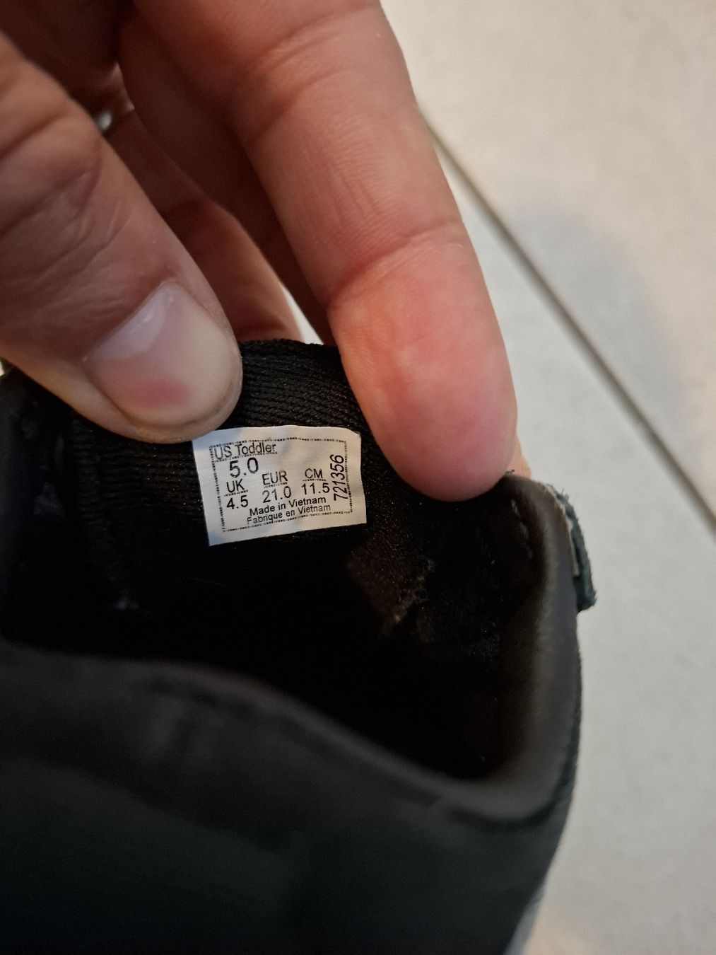 Schuhe für Jungen: Vans enfant taille 21  – Gebraucht aus Fully von Taaat 3