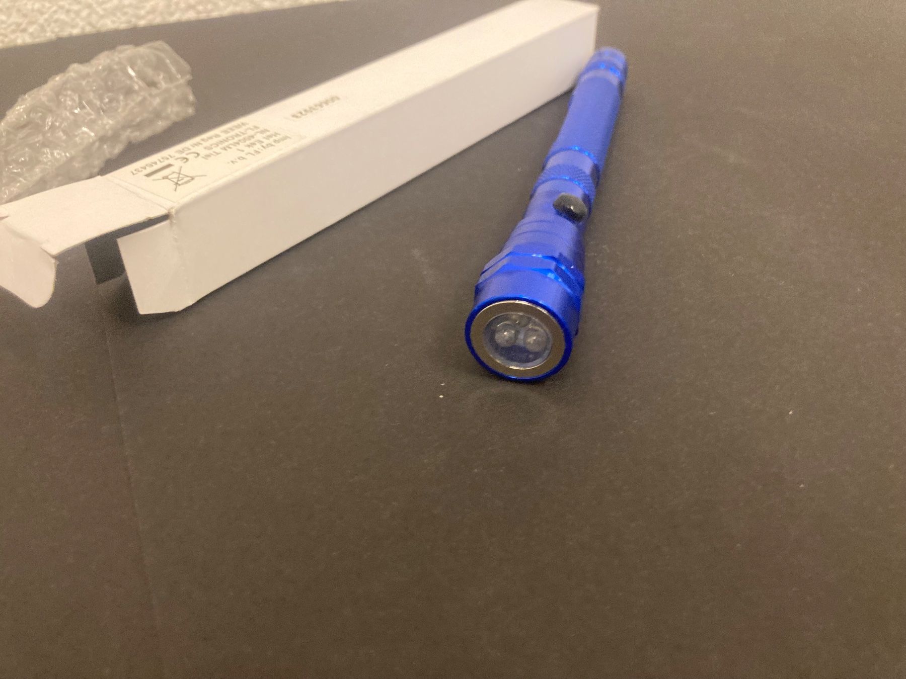 Lampade: LED Taschenlampe, blau, ca. 17 cm lang, magnetisch – Nuovo e nell'imballaggio originale da Neuenhof venduto da jorogo 2
