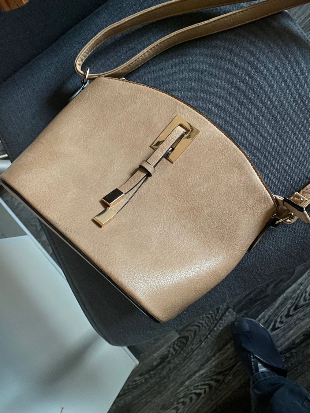 Borse da donna: Umhängetasche helles braun – Usato da Allenwinden venduto da Obalu