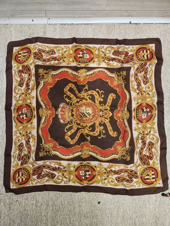Foulard en soie GG motif orné couronne et blason brun