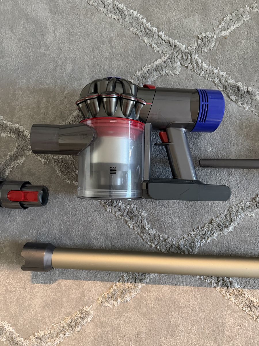 Dyson Aspirapolveri & Accessori: Dyson V8 motorhead – Usato da Meyrin venduto da SA_3006 1