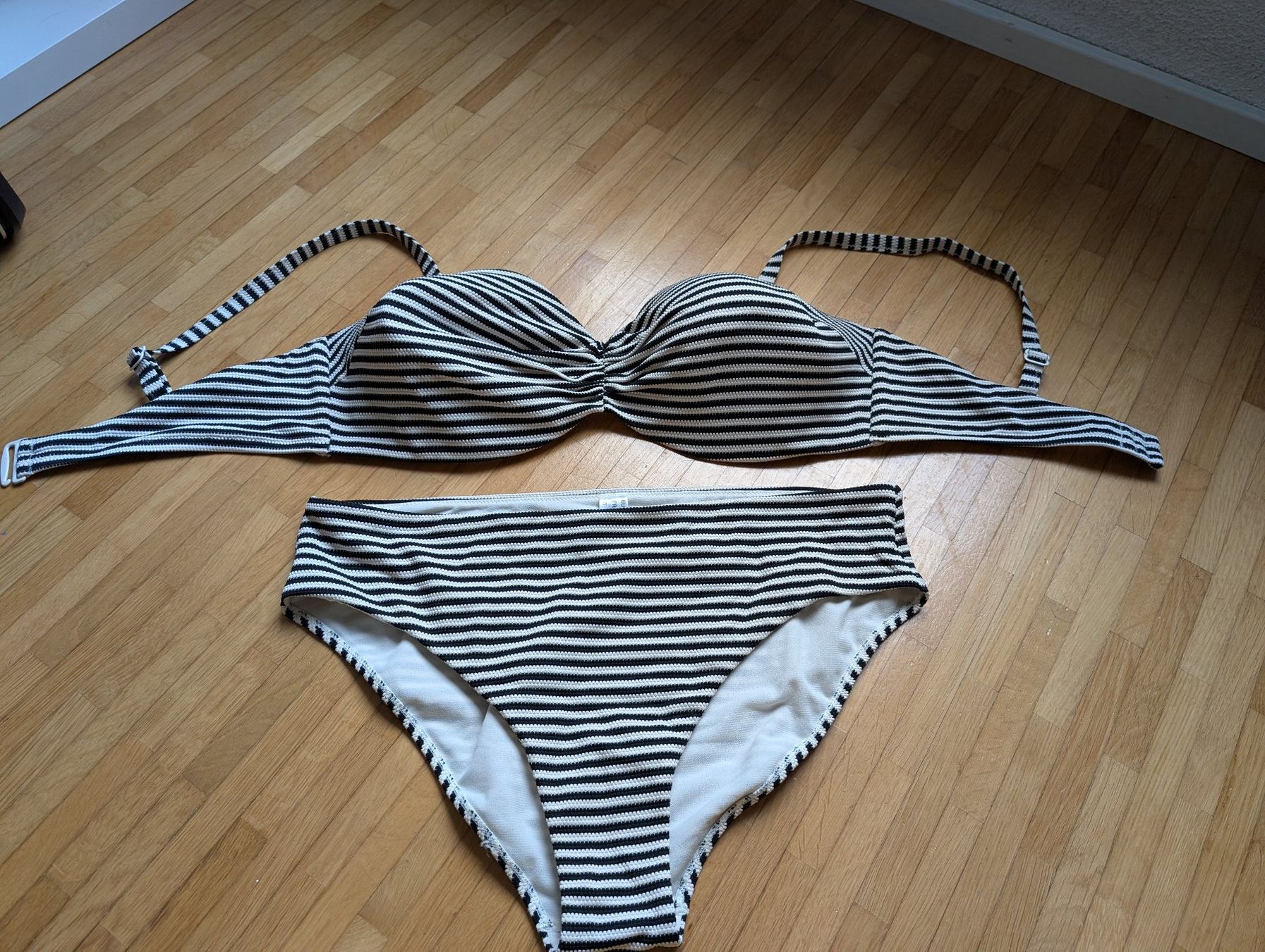 C&A Costumi da bagno & Bikini: C&A Bikini set Gr 44 - Oberteil Gr 95D – Nuovo (secondo la descrizione) da Luzern venduto da Sofia33