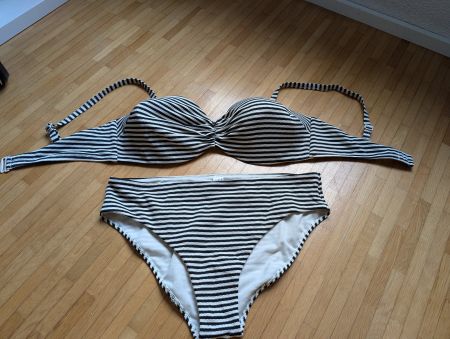 C&A Bikini set Gr 44 - Oberteil Gr 95D
