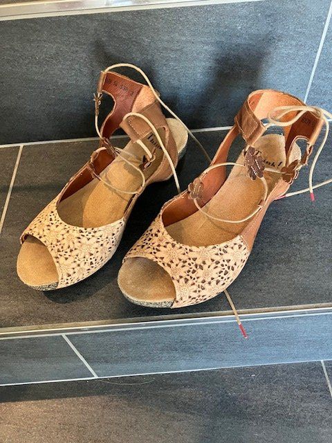 Think Damenschuhe: Sandale der Marke Think, Grösse 38, Braun/Gemustert – Neu (gemäss Beschreibung) aus Märwil von Yvonne034