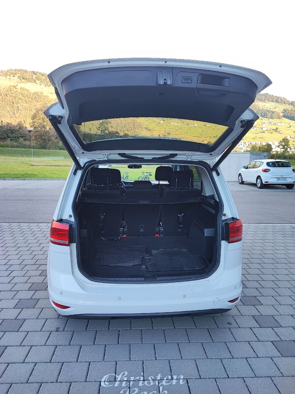 VW Automobili: VW Touran – Usato da Buochs venduto da far_9rb8 7