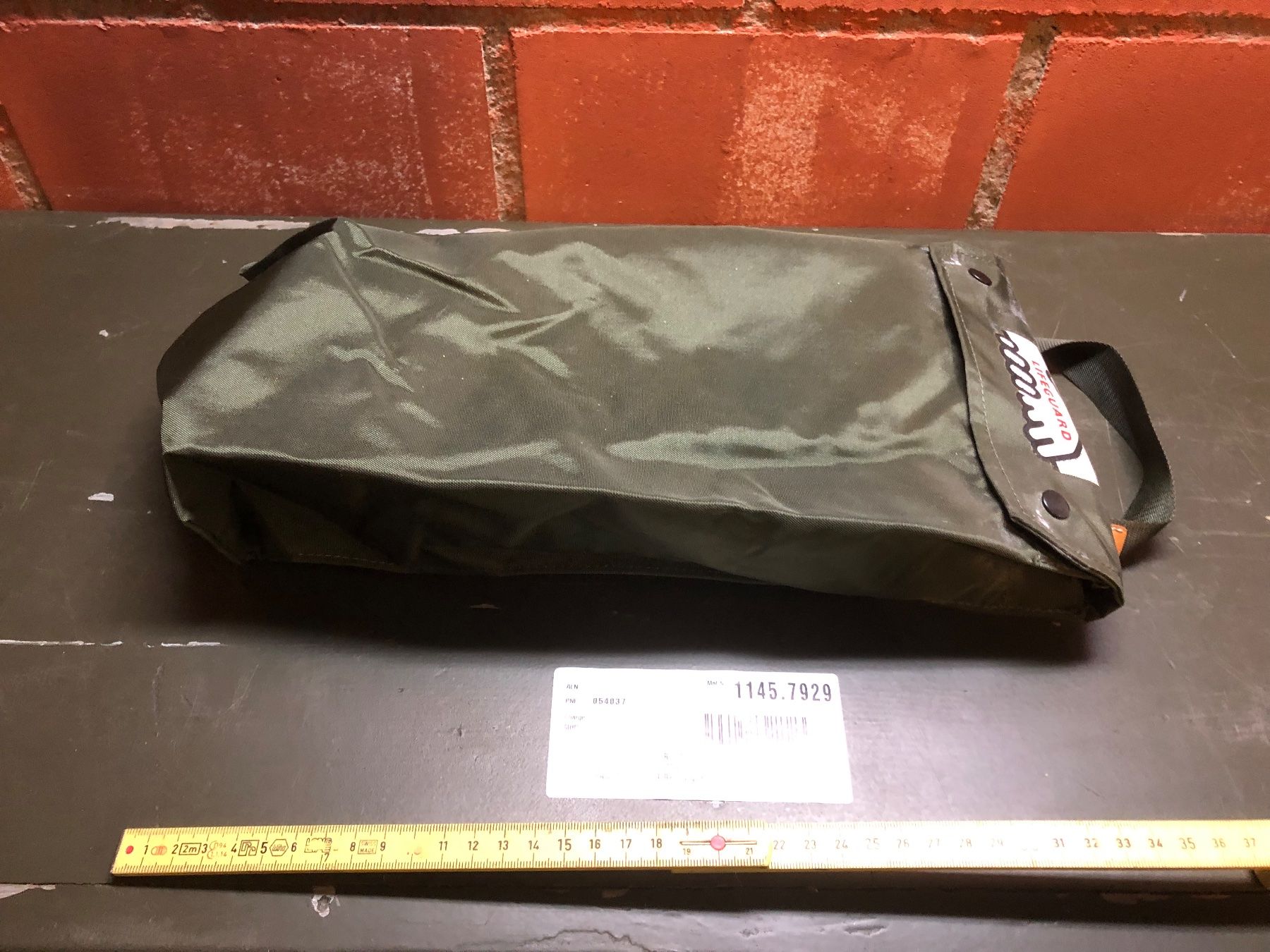 Schweizer Armee Borse: Schweizer Luftwaffe Pilot Life Jacket Tasche Rettungsweste – Usato da Madiswil venduto da TEMISO 1