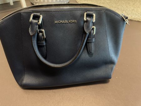 Original Michael Kors Tasche in marineblau, neuwertig!