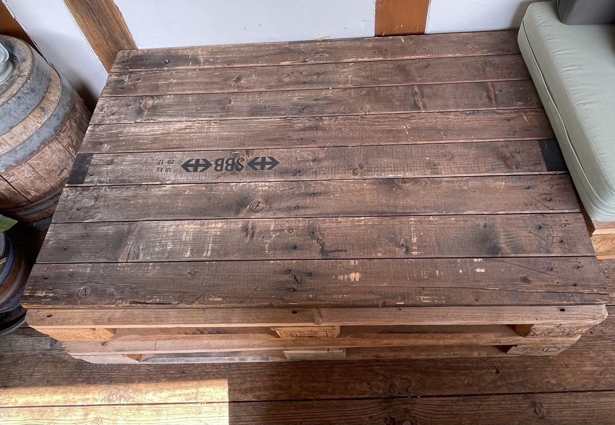 Pallets: Palettenmöbel mit Sitzkisse – Usato da Oppligen venduto da RubySeadragon 1