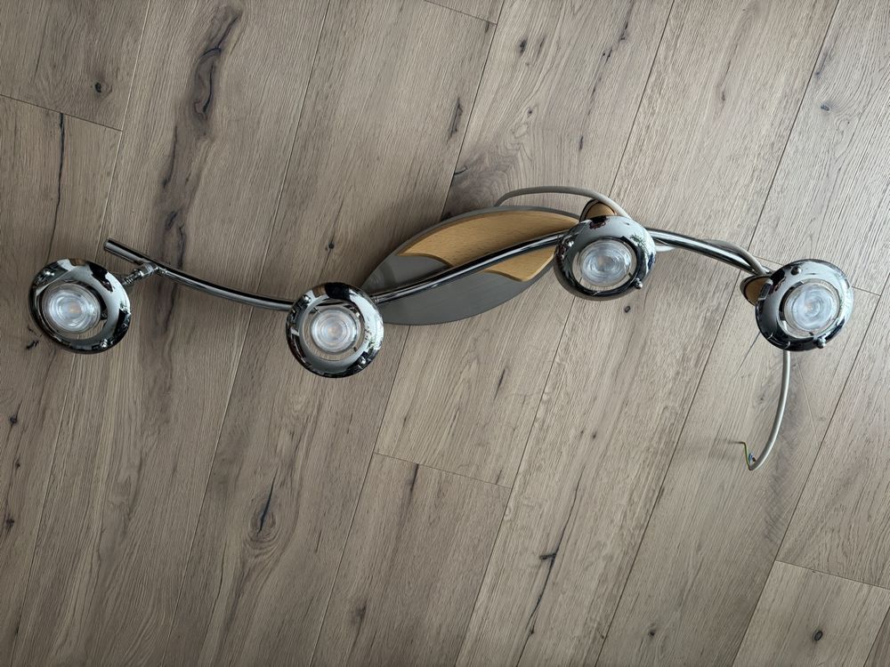 Lustres & lampes de plafonds: Schöne Deckenlampe mit Holz und LED – D'occasion à Oberentfelden par Judyku