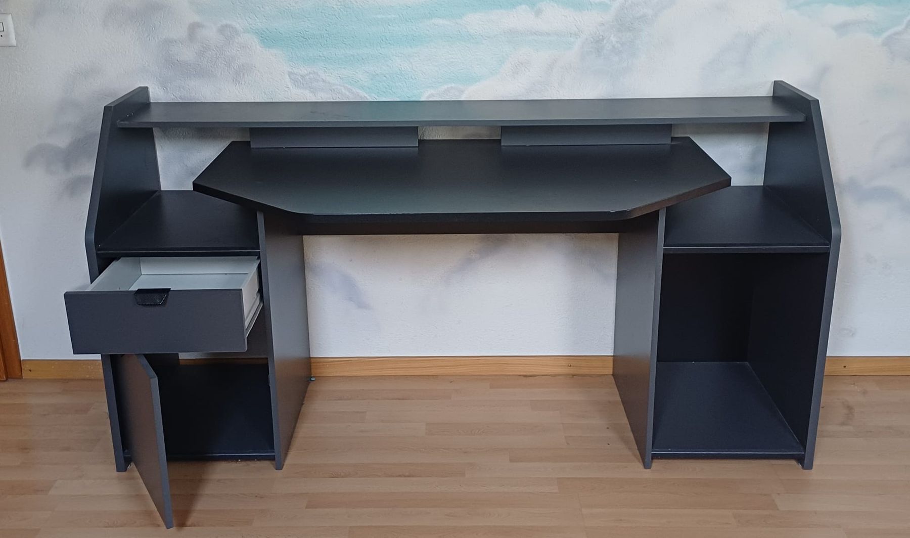 Scrivanie: Gaming Schreibtisch – Usato da Muri AG venduto da Rocky14