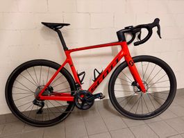 Rennrad SCOTT Addict RC15 Disc MY20 rot - Top-Zustand
