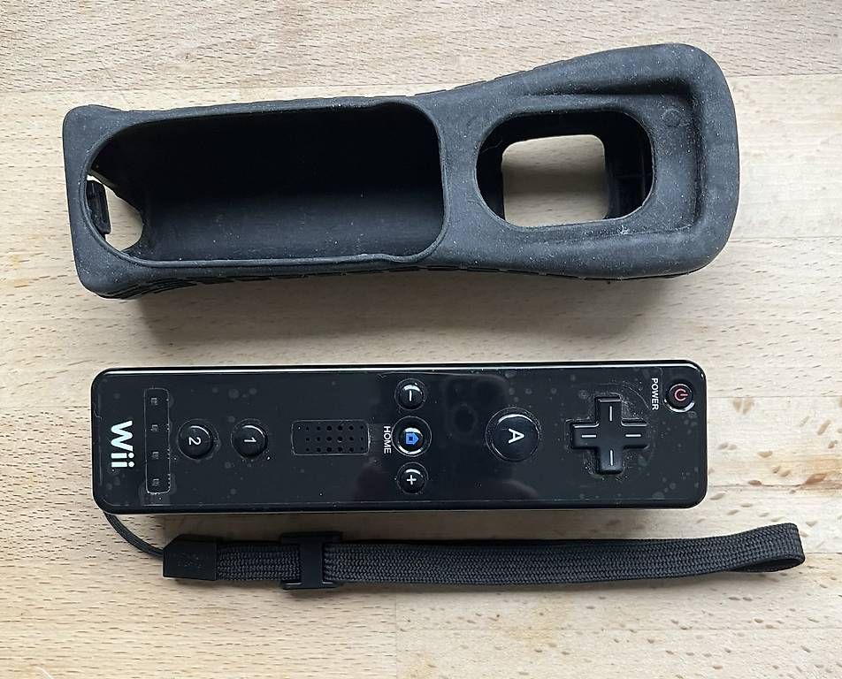 Nintendo Controller: Nintendo Wii Remote Controller schwarz gebraucht mit Hülle – Usato da Zürich venduto da gegenmittel 1