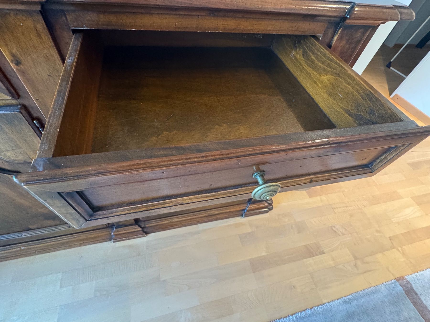 Cassettiere: Sideboard Antik – Usato da Baar venduto da dgdimova1602 3