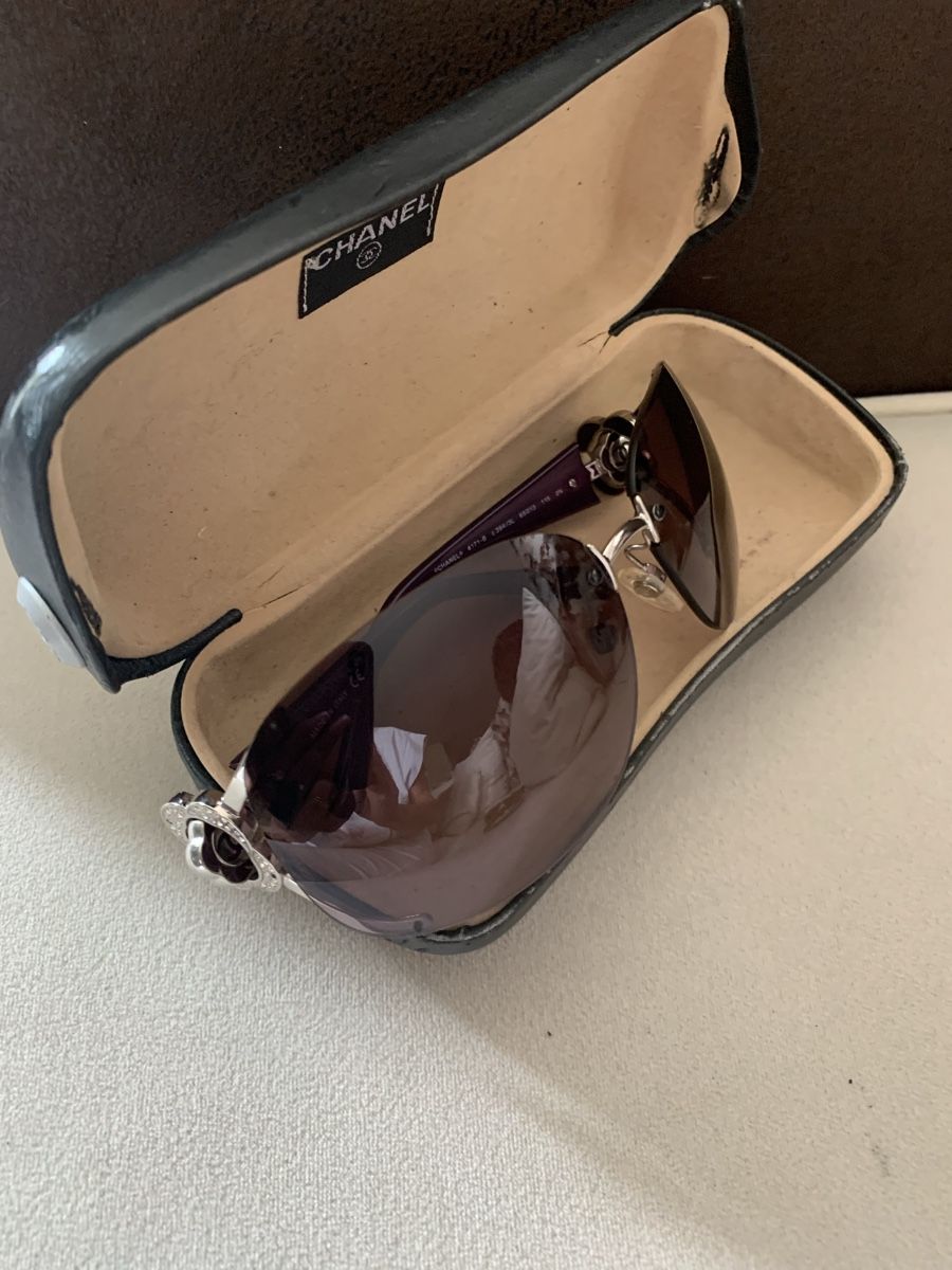 Chanel Occhiali & Lenti: SOMMERHIT Chanel Camellia Sonnenbrille – Usato da Bergdietikon venduto da zor_856j