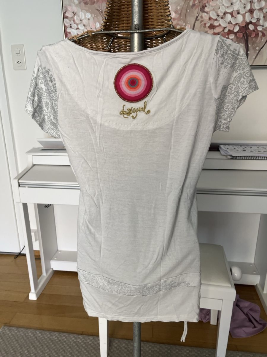 Desigual T-shirt: Desigual Shirt, S – Usato da Solothurn venduto da Bobesch08 4