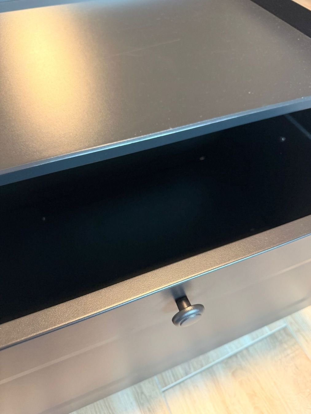 Cassettiere: Meuble de rangement en métal noir – Usato da Bressaucourt venduto da uba_rhf8 6