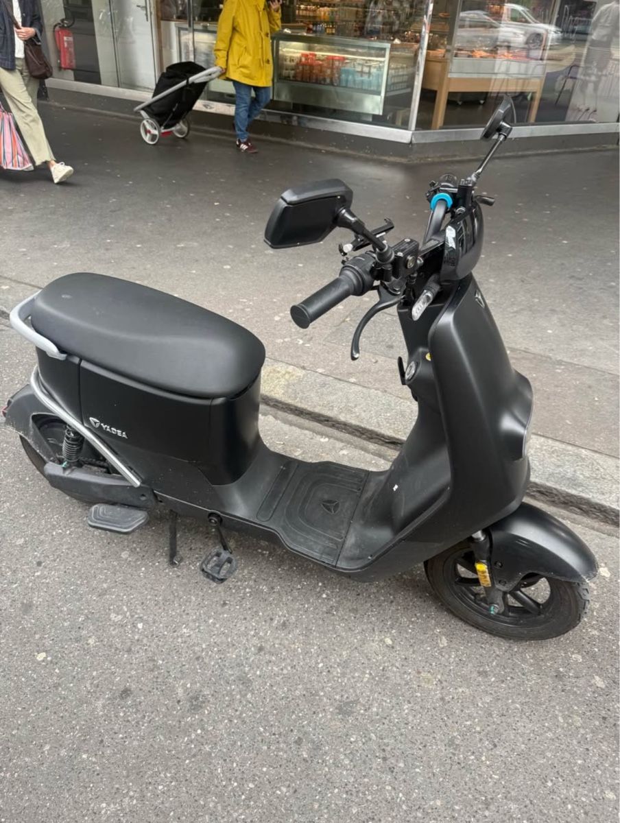 Yadea Scooter: Elektroroller Yadea D3 – Usato da Bern venduto da mau_lhk5 1