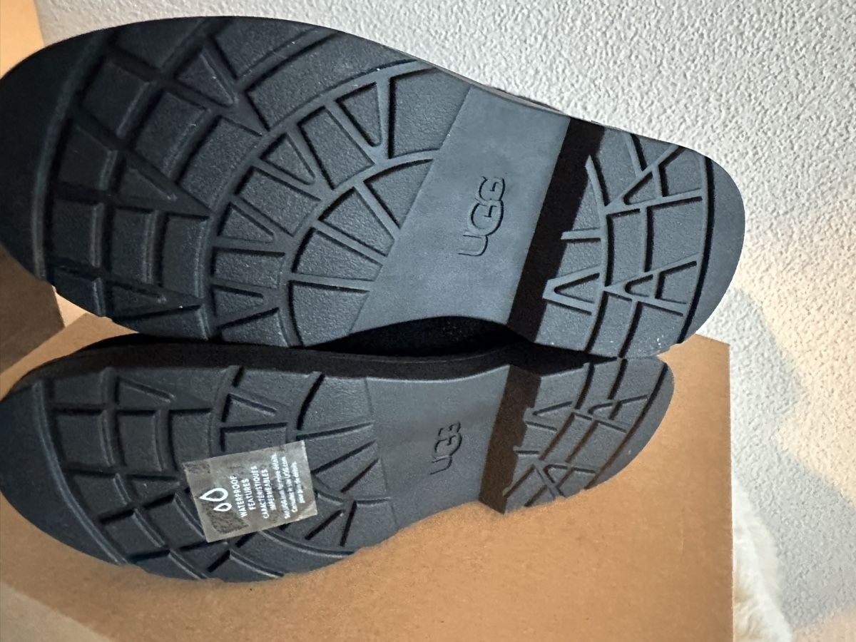 Ugg Scarpe per ragazze: UGG Mädchen Winterstiefel Gr. 32,5 neu – Nuovo e nell'imballaggio originale da Safenwil venduto da Whoopie1 2