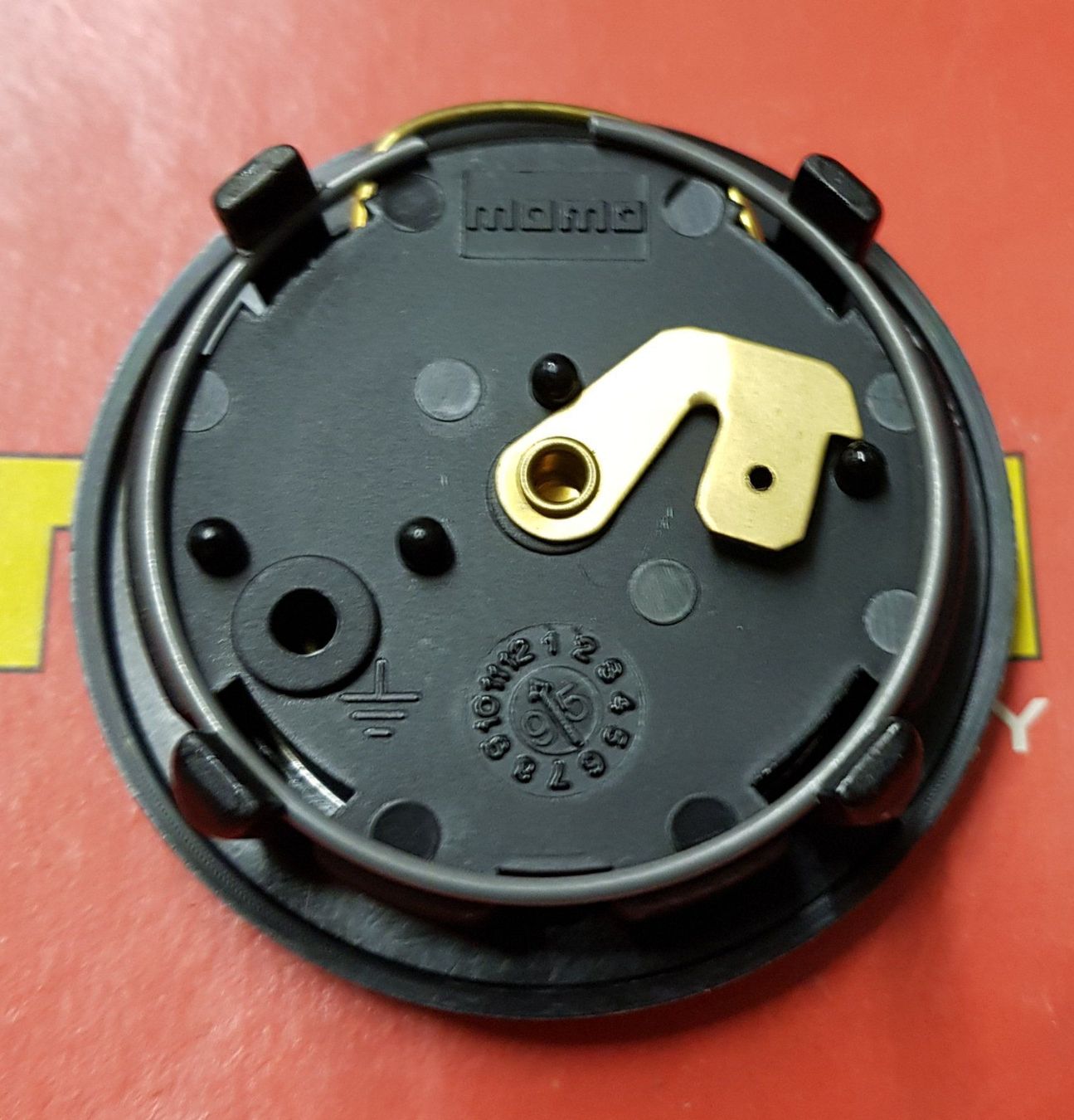 Mitsubishi Tutti pezzi di ricambio auto: Momo Hupenknopf mit Mitsubishi Logo – Nuovo (secondo la descrizione) da Dachsen venduto da Topparts1 2