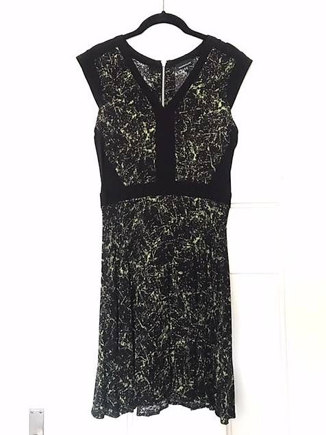 Kleider: Sommerkleid von Warehouse (Gr. 36) – Gebraucht aus Zürich von eis_yx9q