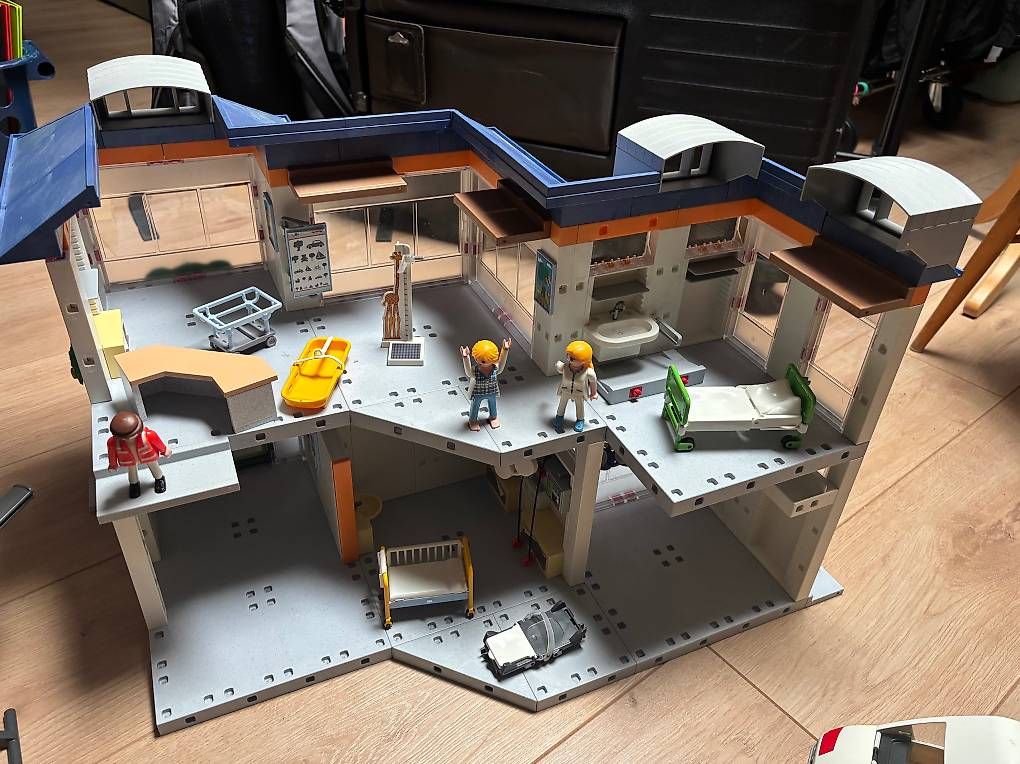 Playmobil Giocattoli: Playmobil Krankenhaus – Usato da Ennenda venduto da OMJAMA 1