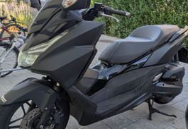 Scooter Honda Forza 125 noir très bon état