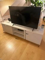 Weisses TV-Möbel mit Stauraum – 160 × 45 × 42 cm