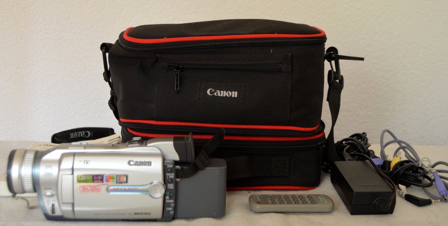 Canon Videocamere: Camcorder MiniDV Canon MVX150i E caméscope – Usato da Collonges venduto da arashee