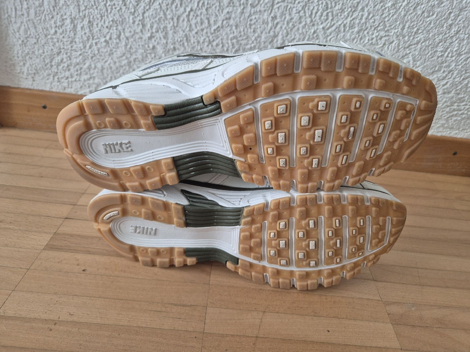 Nike Scarpe da donna: Nike Turnschuhe, Sneakers, Gr. 40 – Usato da Bern venduto da grisu_79 2