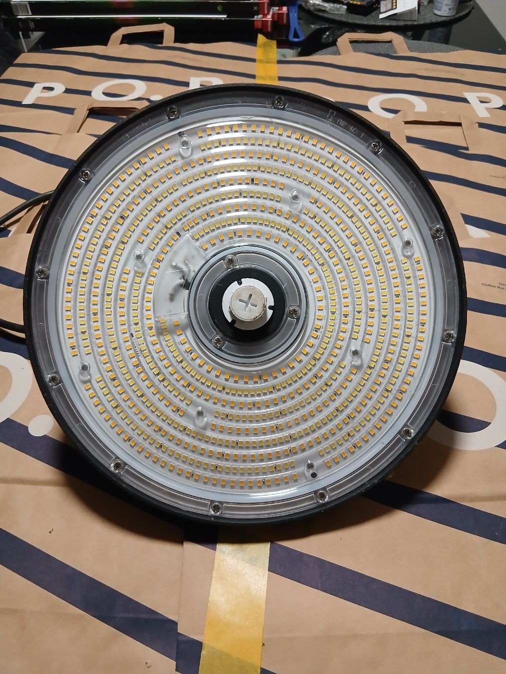 Lampadari & plafoniere: LED Hallenleuchte 120W 4000K Dim+ Grau/ – Usato da Emmenbrücke venduto da corinne041