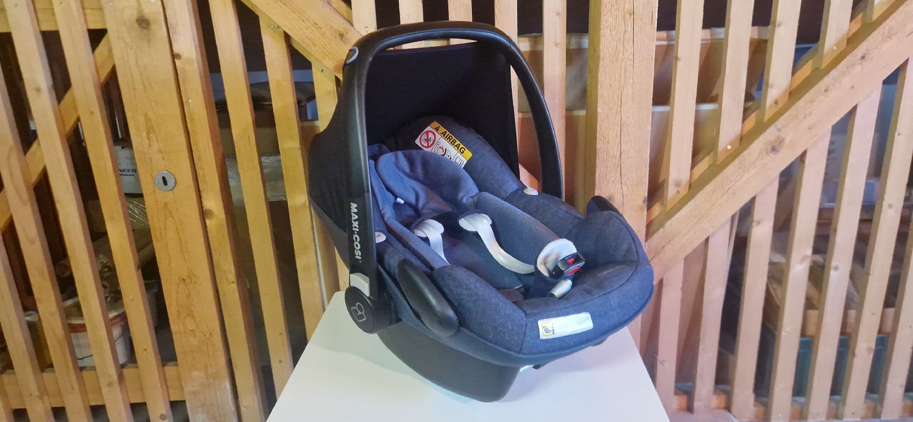 Maxi-Cosi Seggiolini per auto: Maxi-Cosi Pebble Plus + 2wayFix Isofix Base + Winterfussack – Usato da Bellmund venduto da Mr.Camaro