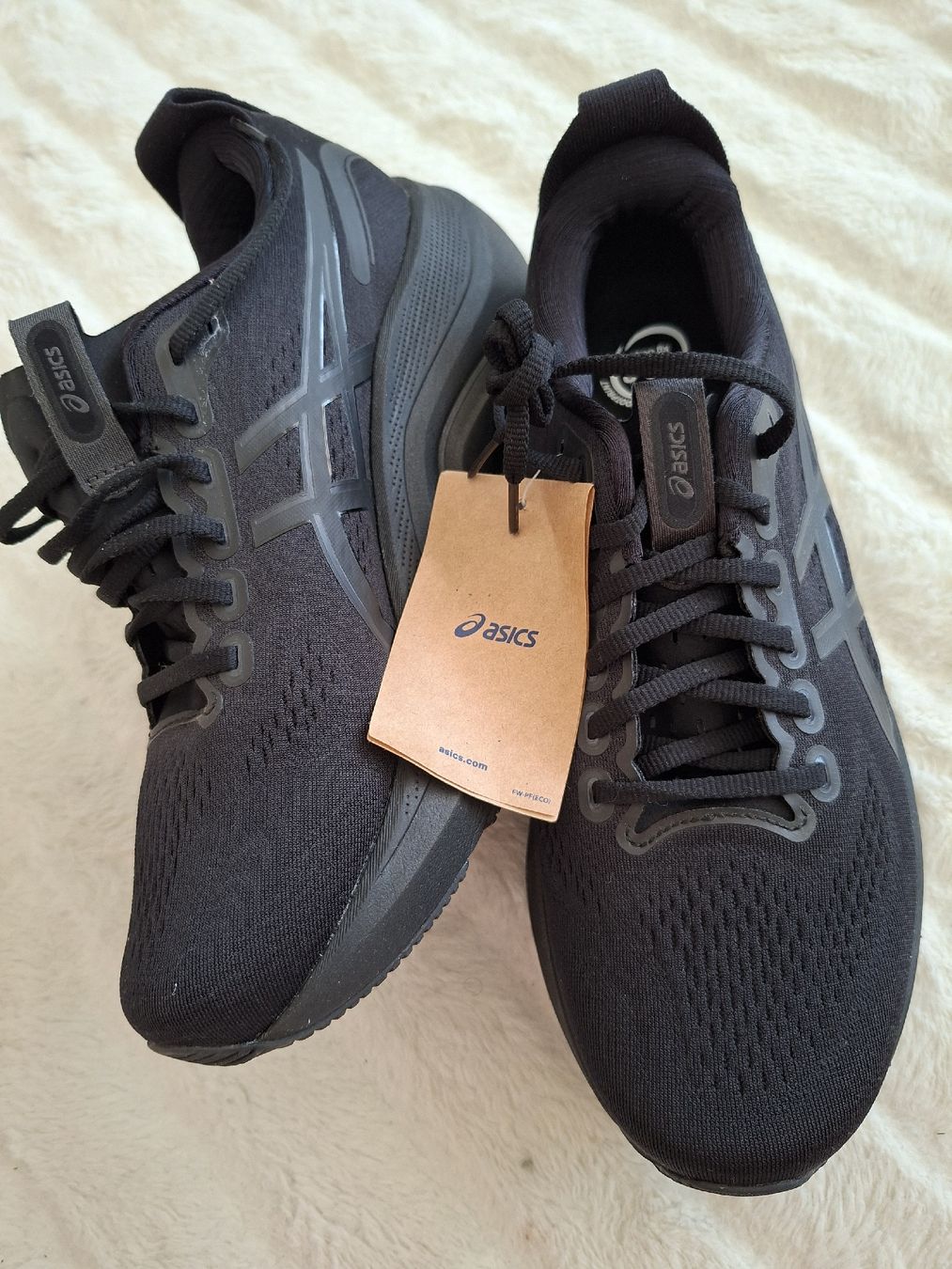 Asics Damenschuhe: Baskets Asics noires taille 43.5 neuves – Gebraucht aus Renens VD von ser_j2fn