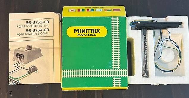 Trains électriques: Minitrix sinal rouge-vert – Neuf avec emballage d'origine à Le Locle par Sam54 2