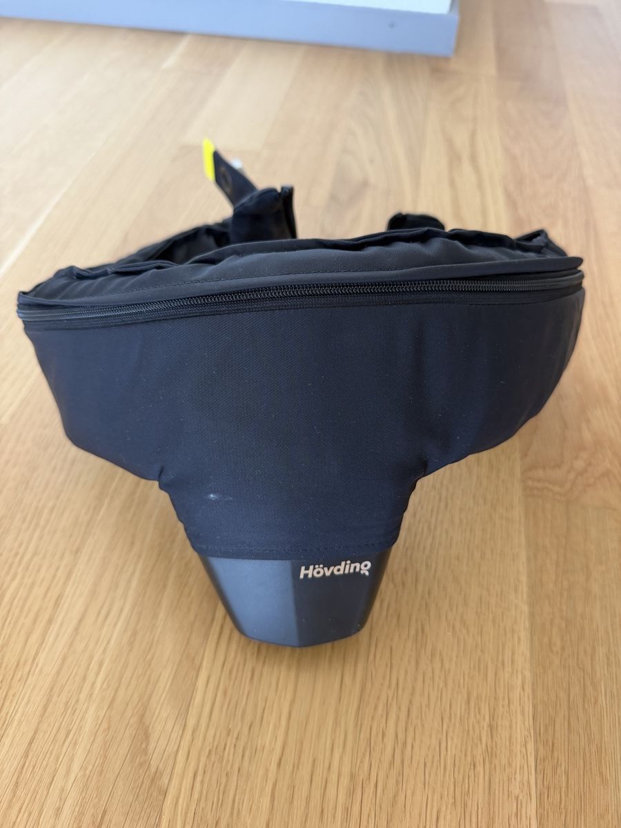 Helme: Hövding Velo Airbag – Gebraucht aus Zürich von bgg