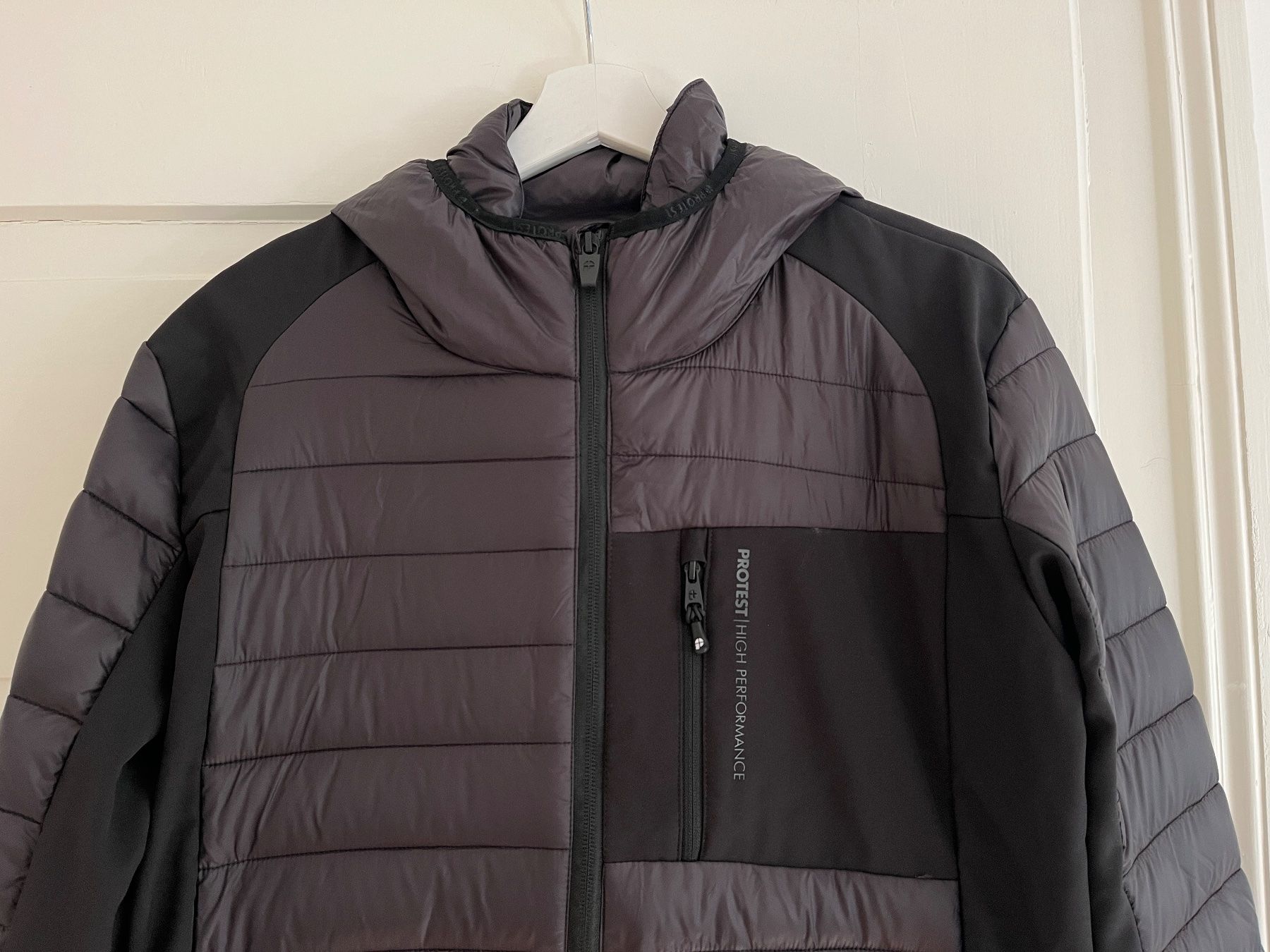 Protest Giacche: Protest Daunenjacke Herren M High Performance Top Zustand – Nuovo (secondo la descrizione) da Zürich venduto da bretxo 2