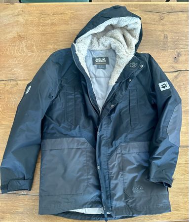 Jack Wolfskin Winterjacke mit Teddypelz in Kapuze