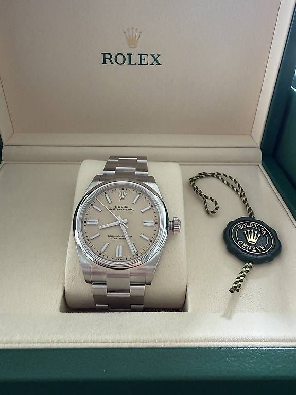 Montres: Rolex Oyster Perpetual 41 Beige – Neuf avec emballage d'origine à Horgen par nut_tn9j