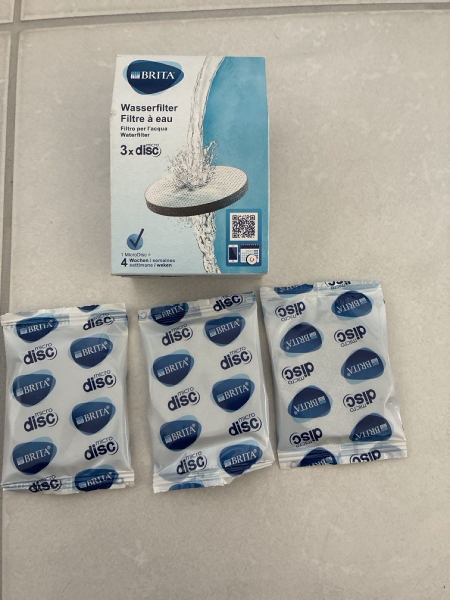 Installations sanitaires: Brita Wasserfilter Karaffe mit 3 MicroDisc Filtern, top – Neuf (Voir description) à Pfäffikon ZH par Shona 2